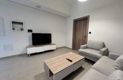 Al Satwa Apartment | Spacious 1BR Apartment in Jumeirah Garden City