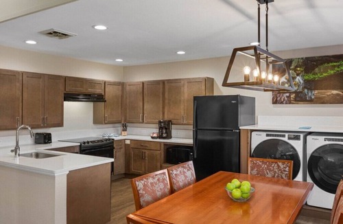 Lake Lure Apartment | Spacious 2 BR | Foxrun Townhouses