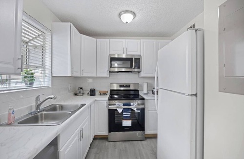 Urban Core Condo | Spacious Downtown Historic Springfield Condo