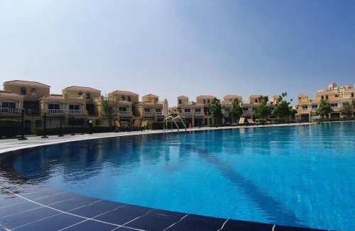 Al Hamra Village Villa | Spacious Villa with terrace close to the sea