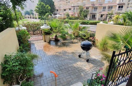 Al Hamra Village Villa | Spacious Villa with terrace close to the sea
