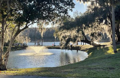 Satsuma Apartment | St Johns River Studio Apartment
