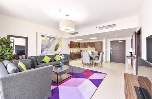 Trade Center House | Standard One Bedroom Apartment Near WTC Metro