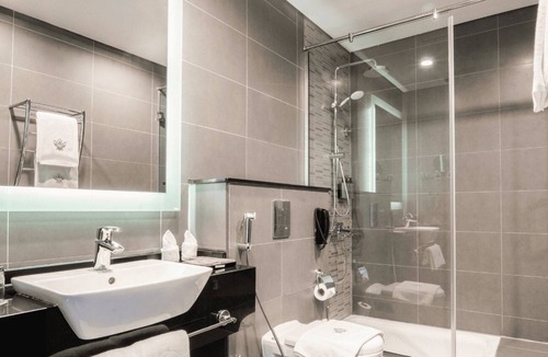 Downtown Dubai Hotel | Standard | Park Regis BB | Business Bay Base, Outdoor Pool, Spa Reset