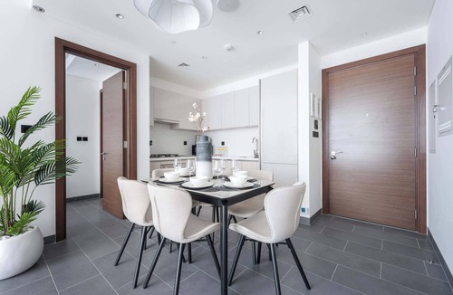 Nad Al Sheba Apartment | StayShort - Premium Meydan One Stay Perfect for 6 Guests