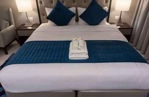 Dubai Apartment | StoneTree - Furnished Studio - Celestia B