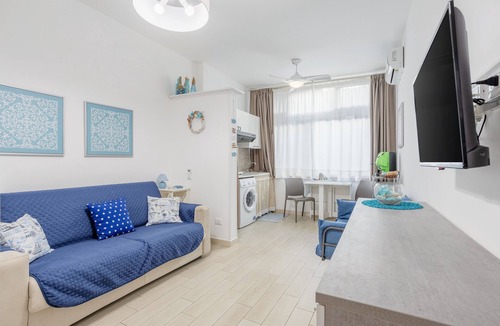 Mondello Apartment | Studio 'Flat Blu Palermo Mondello' with Shared Pool, Shared Terrace & Air Conditioning