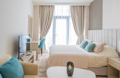 Palm Jumeirah Apartment | Studio with pool and private beach access on Palm Jumeirah