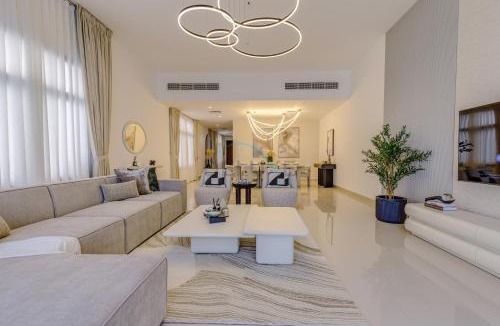 Sharm Villa | Stunning Sea Views from the Private Pool, Mins Away from Pristine Beaches and Key Fujairah Attractions, Sharm Al Dana Villa, Fujairah by Deluxe Holiday Homes