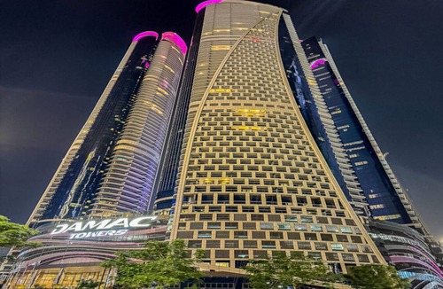 Business Bay Apartment | Stylish 1BR in Business Bay | Burj Khalifa View