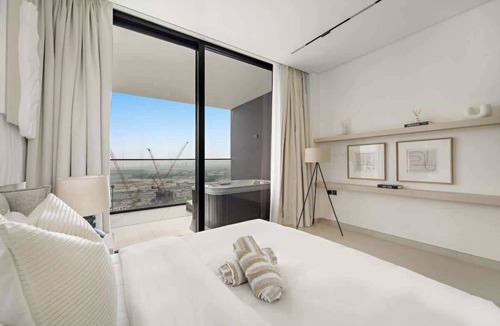 Business Bay Apartment | Stylish 1BR with Private Jacuzzi in Business Bay