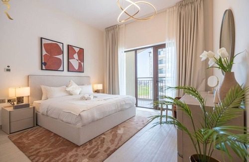 Abu Dhabi Apartment | Stylish 2BR w/Balcony | Yas Golf Collection