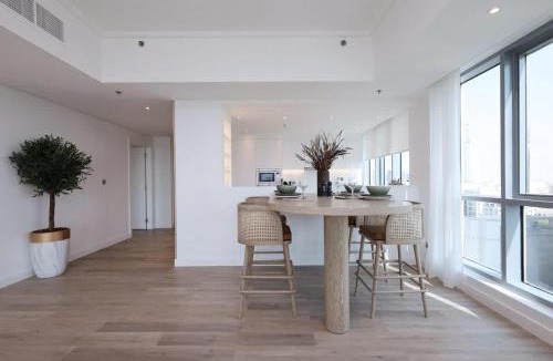The Greens Apartment | Stylish 3BR Apartment with Stunning Golf Course Views