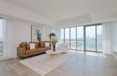 The Greens Apartment | Stylish 3BR Apartment with Stunning Golf Course Views