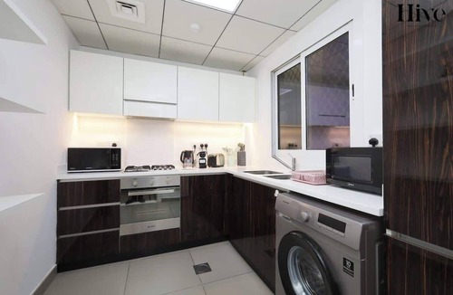 Al Sufouh 1 Apartment | Stylish Al Sufouh Apartment W Pool & Gym Access