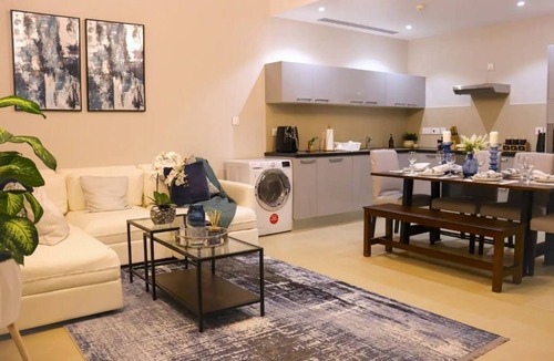 Muscat Apartment | Stylish Apartment with a Jacuzzi Park&Pool View
