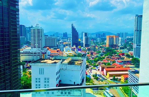 Kuala Lumpur City Centre Apartment | Stylish Quill Residence with Infinity Pool & Gym