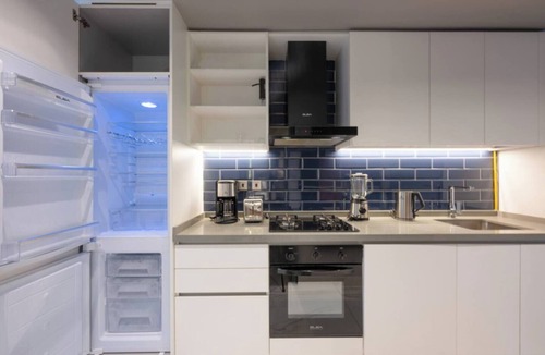 Downtown Dubai Apartment | Stylish Stay, Walk to Dubai Mall, Downtown