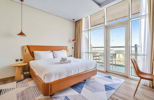 Jumeirah Village Triangle Apartment | Stylish Studio Novotel JVT with Access to 5-Star Hotel Pool, Gym & Spa - Sleeps 2