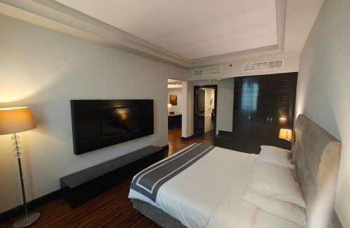 Ras Al Khaimah Hotel | Sunday Mangrove Corniche Hotel, Ras Al Khaimah