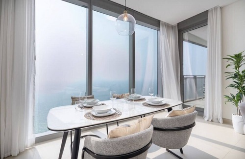 Dubai Marina Apartment | Sunset spot with breathtaking view by Suiteable