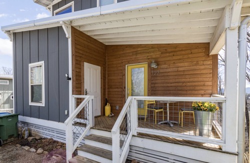 Asheville Villa | SUPER COOL 1 BED APARTMENT WALK TO Downtown, West Asheville, and River Arts