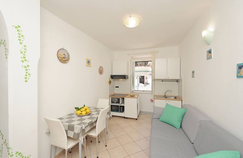 Amalfi House | The Anchor of Amalfi, located in the very center of Amalfi, just 30 stairs