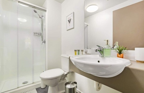 Grafton Apartment | The Haven CBD 1BR Apartment with 2 Bathrooms