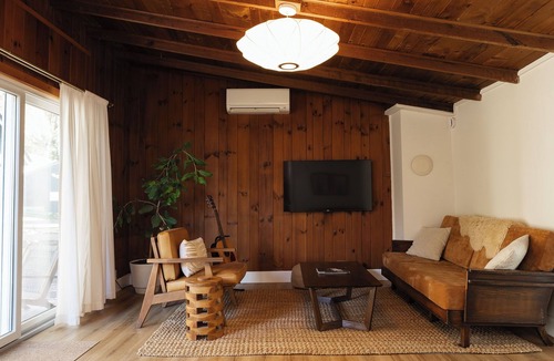 Black Mountain House | The Mac House - With a Hot Tub!