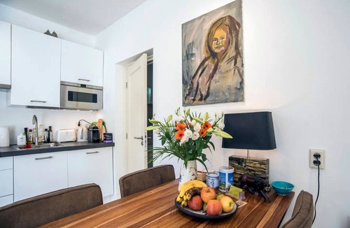 Amsterdam City Centre Apartment | THE PERFECT STUDIO IN A CANAL HOUSE IN THE HEART OF OLD AMSTERDAM