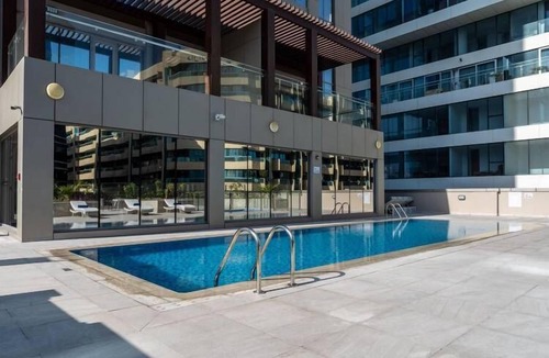 Al Mankhool Apartment | Three Bedroom Apartment Near Al Maya Supermarket By Luxury Bookings