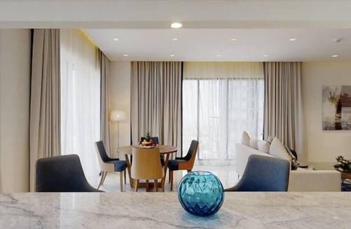 Al Mankhool Apartment | Three Bedroom Apartment Near Al Maya Supermarket By Luxury Bookings