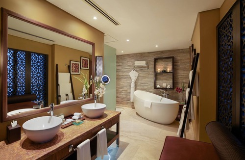 Madinat Zayed Hotel | Tilal Liwa Desert Retreat