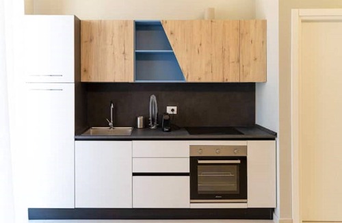 Syracuse Apartment | Timoleon Suite