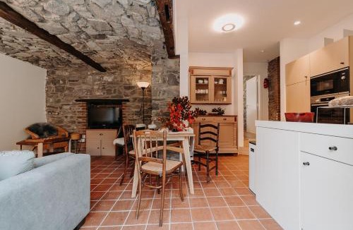 Maredret Apartment | Tiny stone
