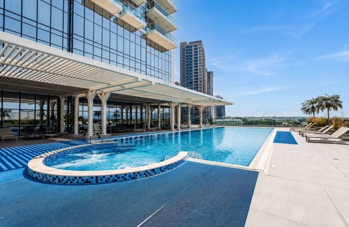 Jumeirah Village Triangle Apartment | Top-Floor Studio Near a Park and Just Minutes by Car from the Mall