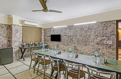Karol Bagh Hotel | Treebo Trend Singh Continental