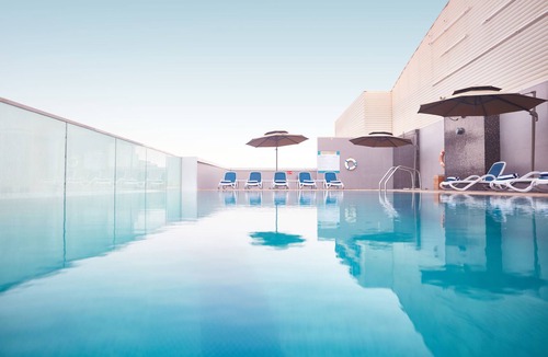 Dubai Sports City Apartment | Treppan Hotel & Suites by Fakhruddin