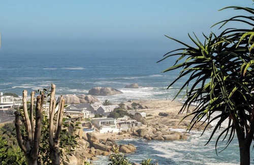 Camps Bay Apartment | Unique Camps Bay Apartment w Private Pool Coral Sea
