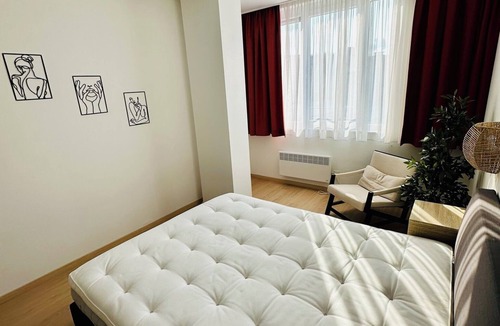 Lower Town Apartment | UrbanStay Suites - Modern 2-Bedroom Apartment in the Heart of Brussels, Grand Place