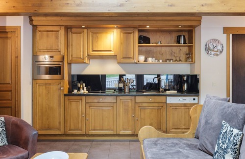 Vallorcine Apartment | V Loriaz 43: Beside Ski Lift; Pool, Sauna & Gym, Vallorcine (Argentiere), France