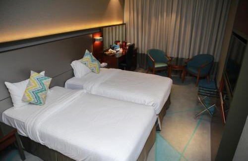 Al Muraqqabat Hotel | Versailles by Vieras Hotel