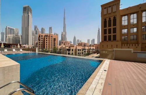 Madinat Zayed Apartment | Vogue Bellevue Downtown - Stylish One Bedroom Apartment with Balcony, Walkable to Burj Khalifa and Dubai Mall, Fully Renovated
