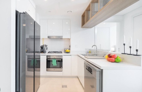 Bur Dubai Apartment | Vogue, Downtown with Easy Access to Dubai Mall