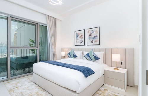 Bur Dubai Apartment | Vogue, Downtown with Easy Access to Dubai Mall
