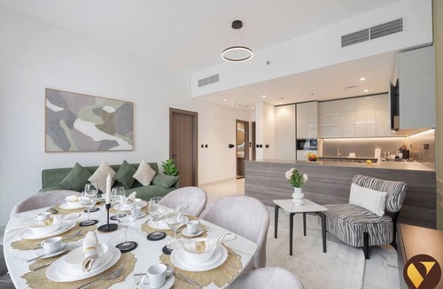 Business Bay Apartment | Vogue | Royal Regency Business Bay near Downtown