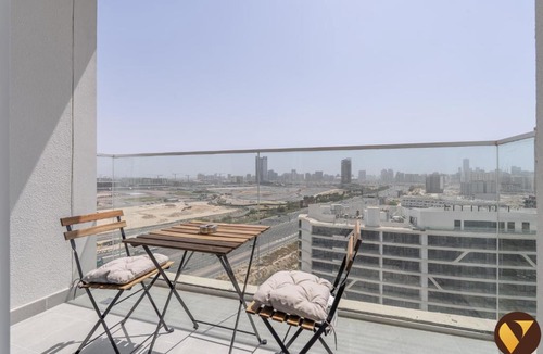 Al Barsha Apartment | Vogue Vacation Homes, Arjan Skyz by Danube near Miracle Garden, Studio Apartment with Balcony and City View, Access to all Amenities