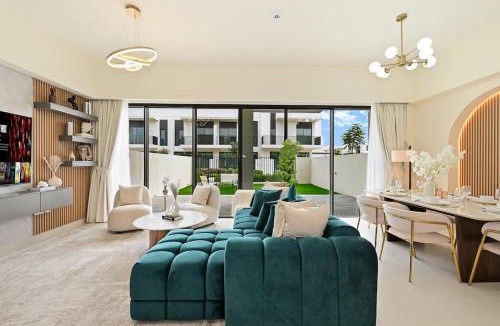 Dubai Villa | Warm and Cozy 4BR Villa with Pool Access