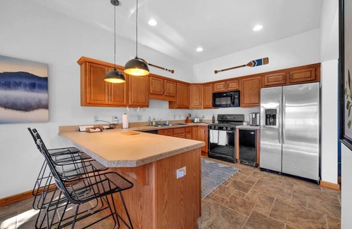 Lake Norman of Catawba Cabin | Waterfront Log Cabin w/Hot Tub, Kayaks, Firepit, King Beds, & Pets OK