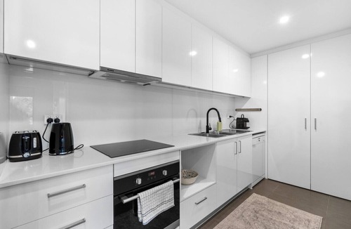 Wembley Apartment | Wembley Haven - Modern One Bedroom Apartment